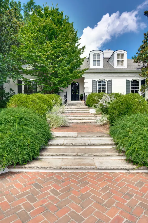 6111 Hickory Valley Rd, Nashville, TN 37205