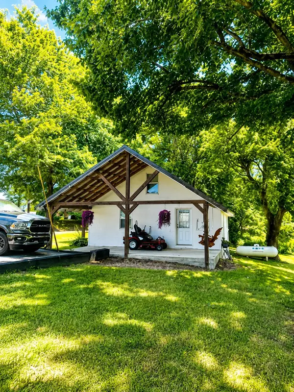 361 Hawkins Rd, Westmoreland, TN 37186