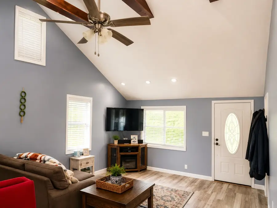 361 Hawkins Rd, Westmoreland, TN 37186 - #2