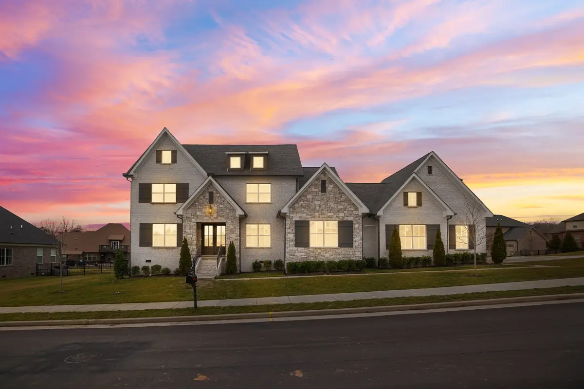 805 Regimental Dr, Hermitage, TN 37076 - #1