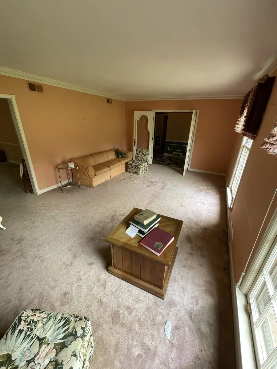 5534 Walnut Grove Rd, Memphis, TN 38120 - #2