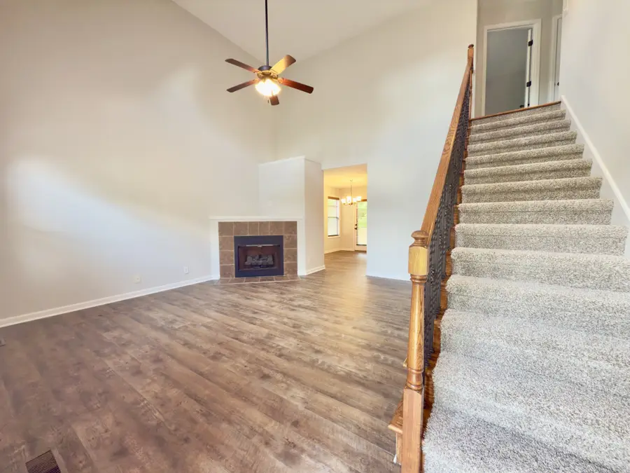 638 Hidden Valley Dr, Clarksville, TN 37040 - #2