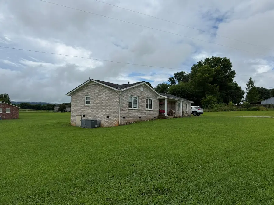1361 Joyce Ln, Winchester, TN 37398 - #2