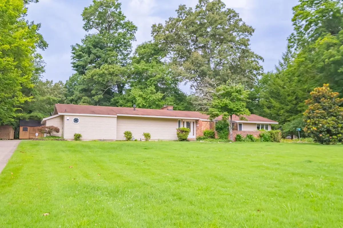 1915 Country Club Dr, Tullahoma, TN 37388 - #1