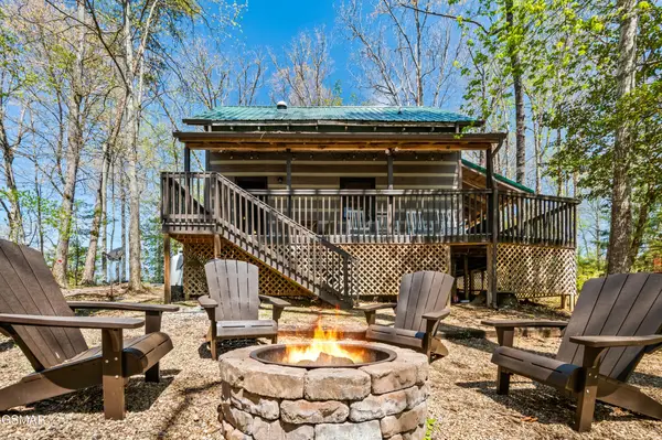 1918 Charles Lewis Way #UNIT 4, Sevierville, TN 37876