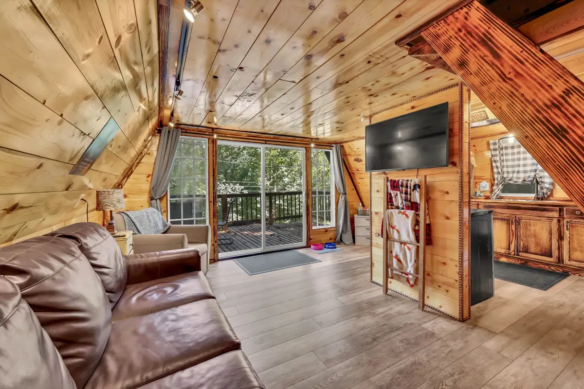 111 Lakeshore Dr, Dover, TN 37058 - #1