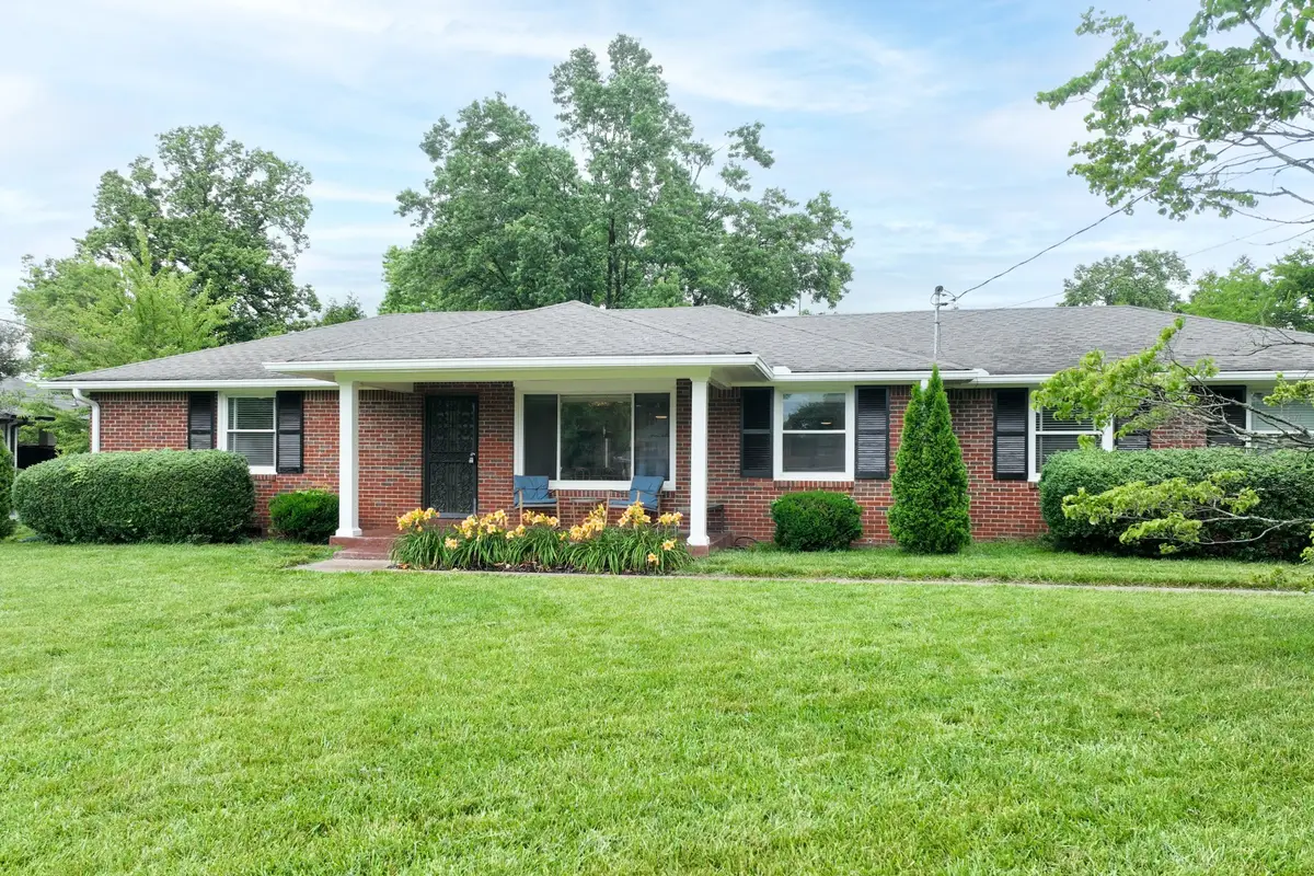 2922 Fernbrook Ln, Nashville, TN 37214 - #1