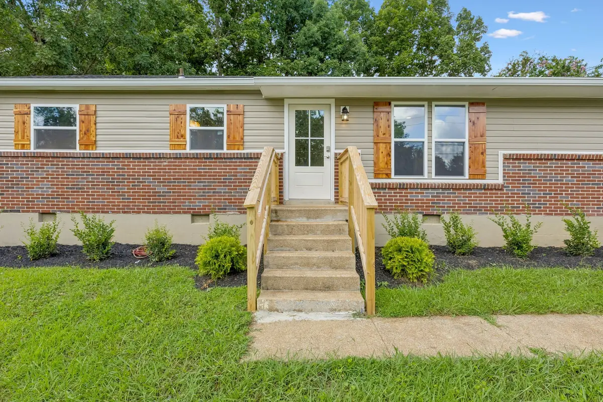 668 Jackson Ave, Lewisburg, TN 37091 - #1