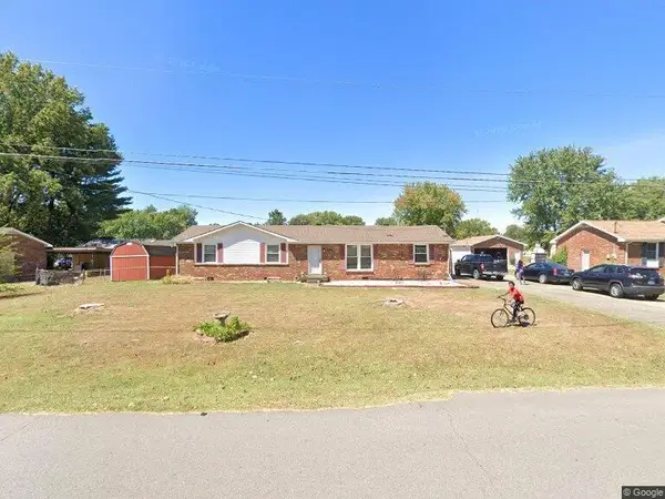 2240 Robin Dr, Clarksville, TN 37042