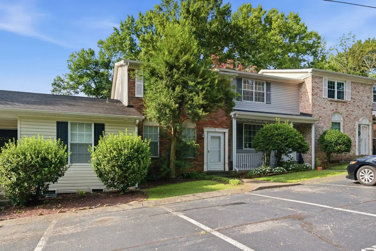 211 Oak Grove Dr, Nashville, TN 37217 - #1