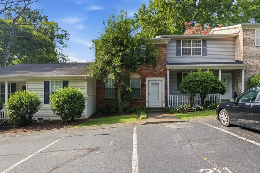 211 Oak Grove Dr, Nashville, TN 37217 - #2