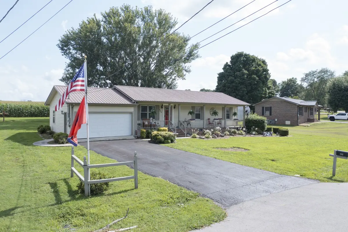266 Woods Edge Rd, Winchester, TN 37398 - #1