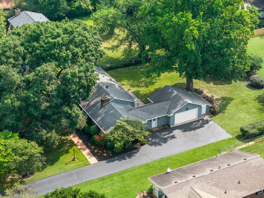 320 Skyline Park Dr, Hopkinsville, KY 42240 - #3