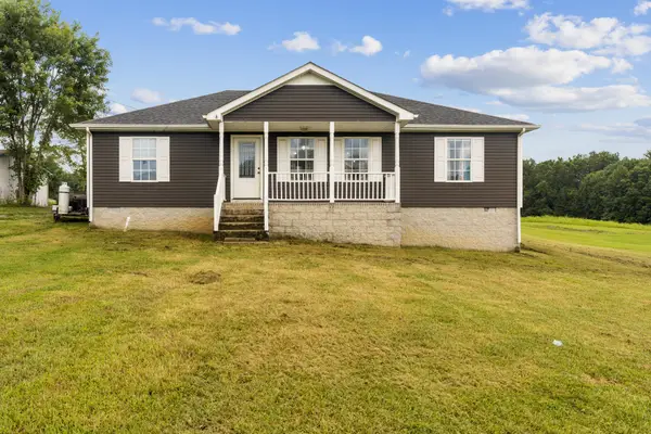 890 Akersville Rd, Lafayette, TN 37083