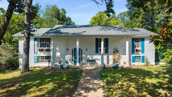 4825 Montcrest Drive, Chattanooga, TN 37416