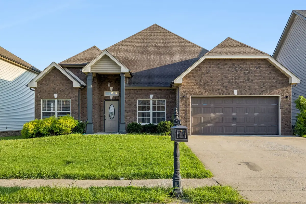 1004 Thrasher Dr, Clarksville, TN 37040 - #1