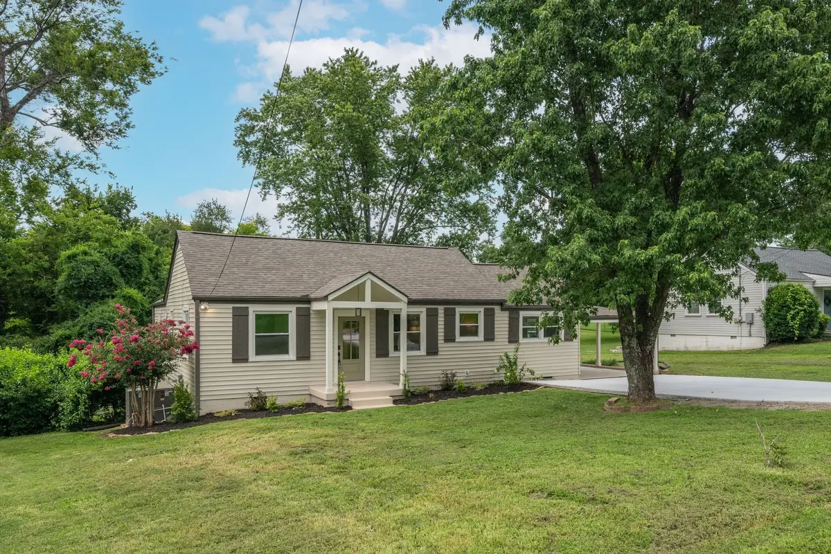 2705 Live Oak Rd, Nashville, TN 37210 - #1