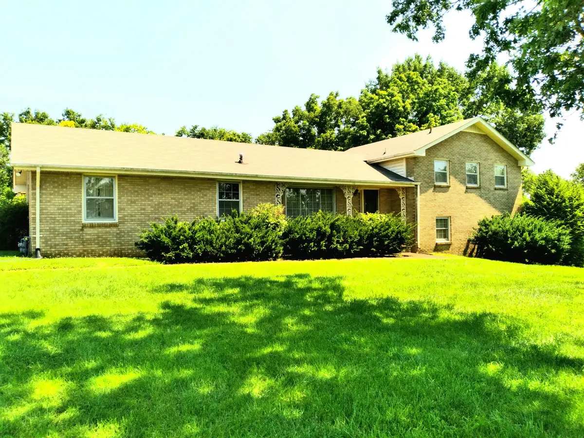 304 Loretta Dr, Goodlettsville, TN 37072 - #1