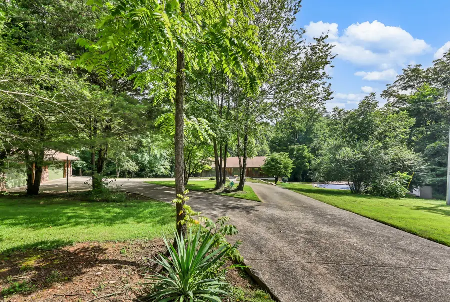 3111 Ashland City Rd, Clarksville, TN 37043 - #3