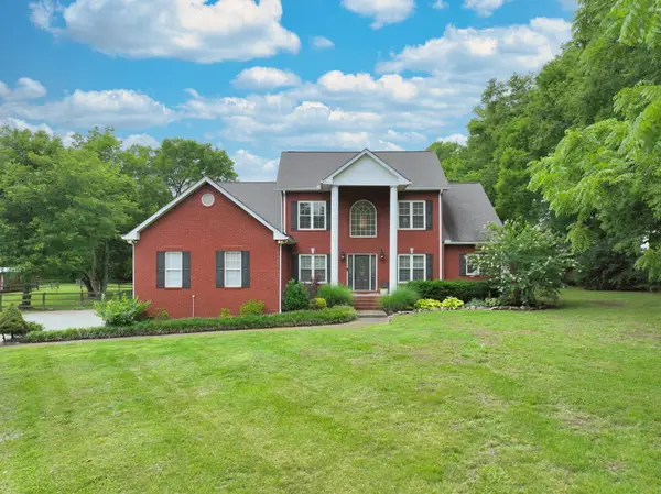 107 Greenfield Ln, Castalian Springs, TN 37031