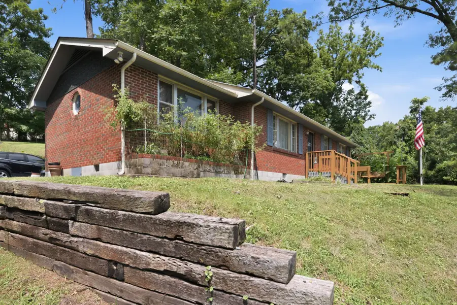701 Eastland Ct, Nashville, TN 37206 - #3