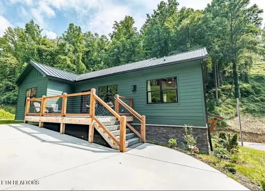 706 Kelly St, Gatlinburg, TN 37738 - #2