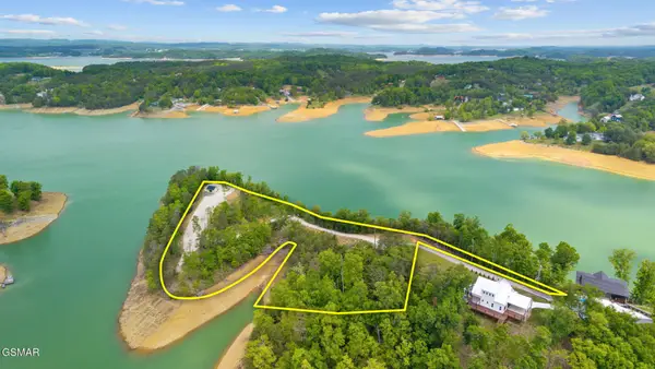 1967 Lake Oaks Way, Sevierville, TN 37876