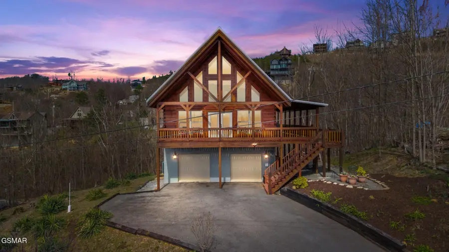 920 W Cedar Lane, Gatlinburg, TN 37738 - #2