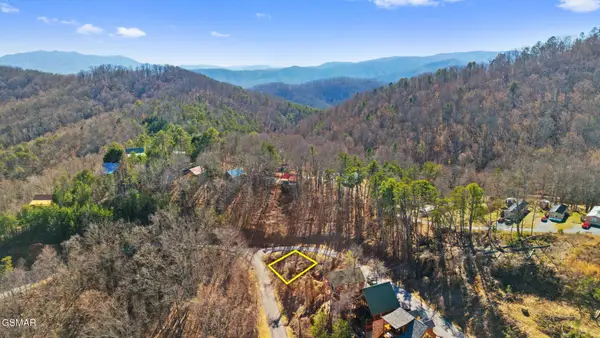 35 Pine Peak Way, Sevierville, TN 37862