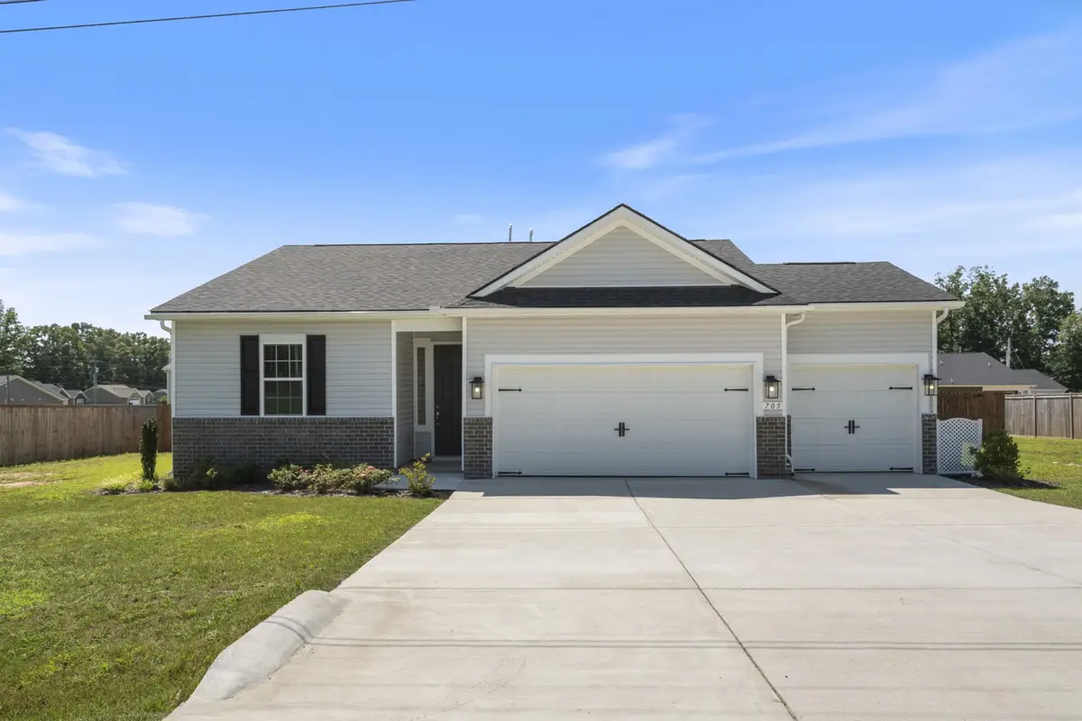 705 Chestnut Bnd, Dickson, TN 37055 - #1