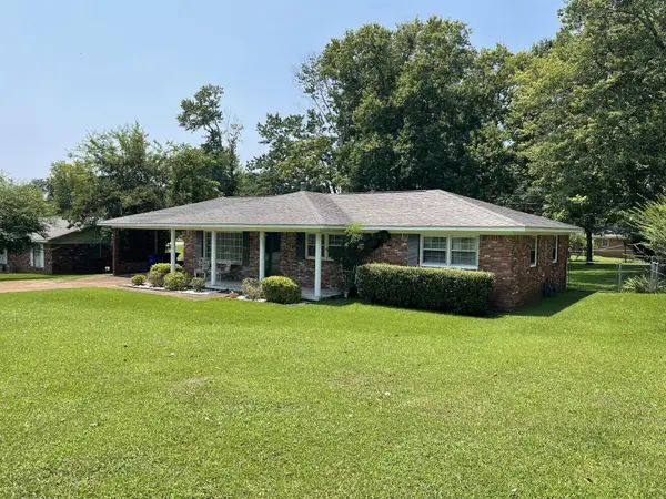 416 E Lakeside Dr, Florence, AL 35630