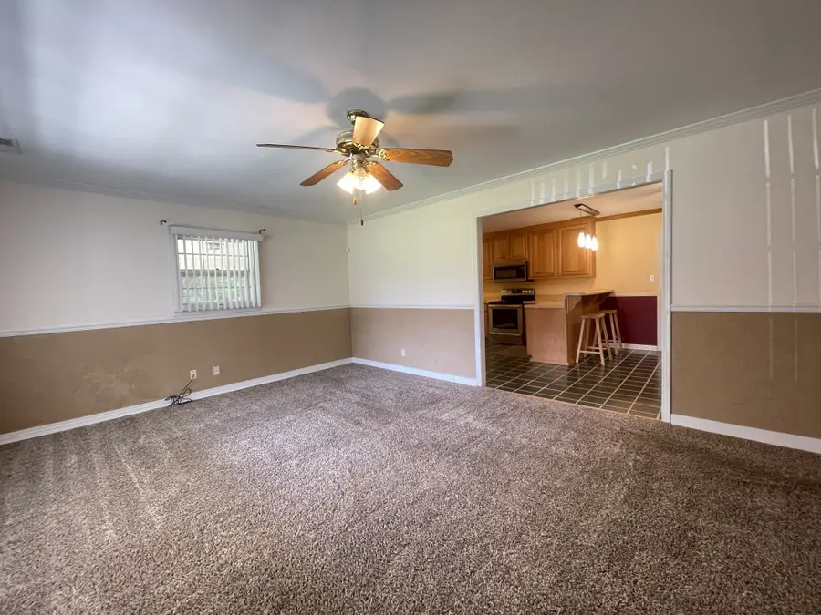 416 E Lakeside Dr, Florence, AL 35630 - #3