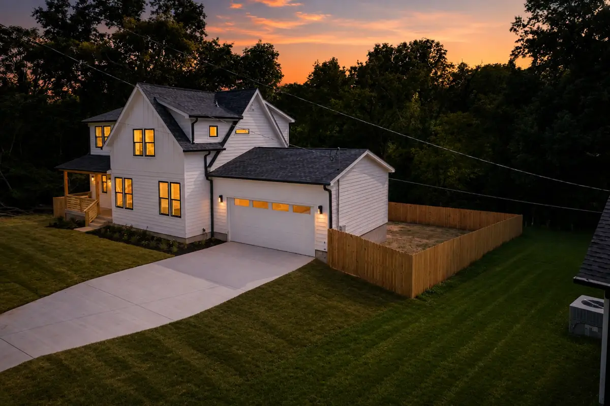 927 Currey Rd, Nashville, TN 37217 - #1