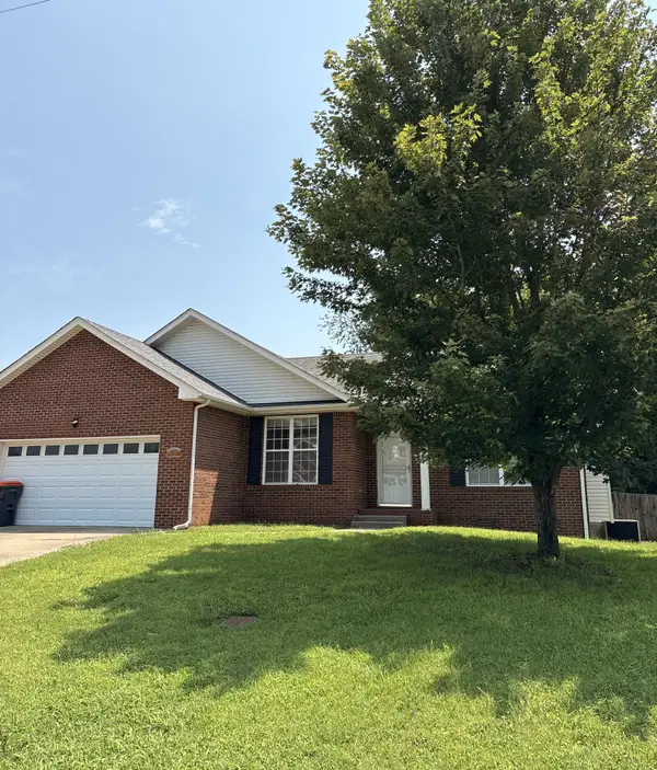 321 Maple Park Dr, Clarksville, TN 37040