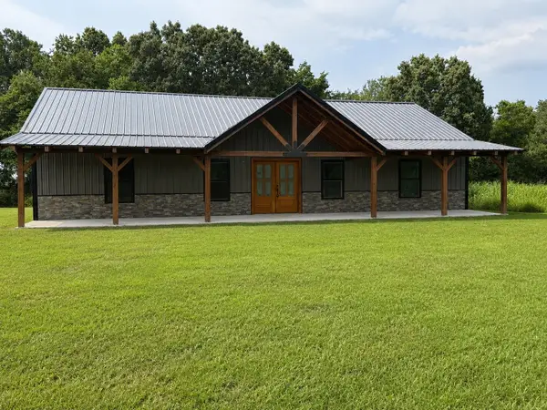 740 N Brace Rd, Summertown, TN 38483
