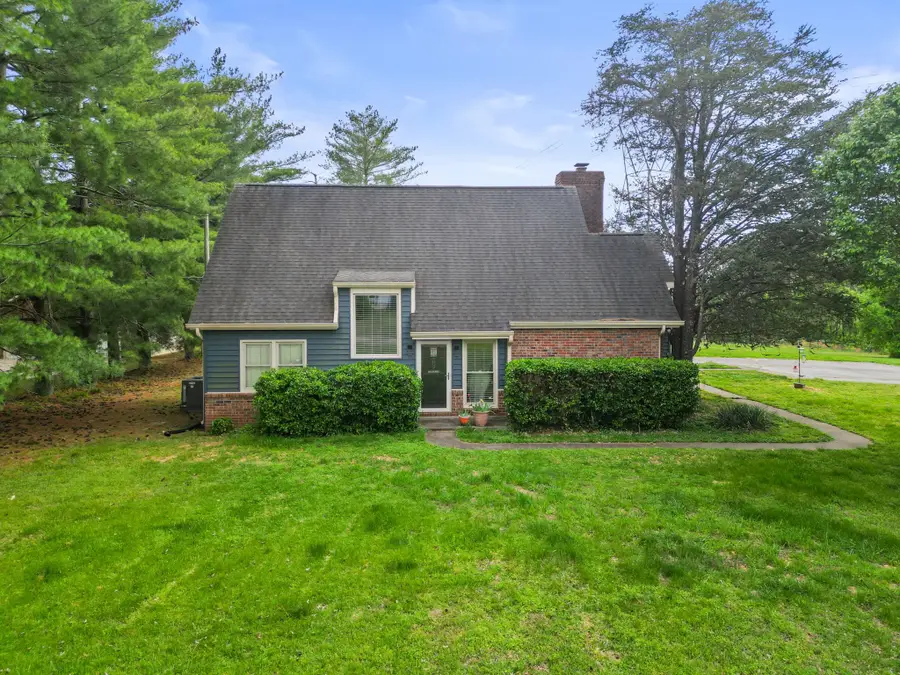 674 Lakeside Dr, Springfield, TN 37172 - #3