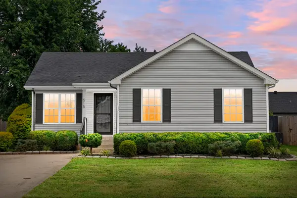 515 Oakmont Dr, Clarksville, TN 37042