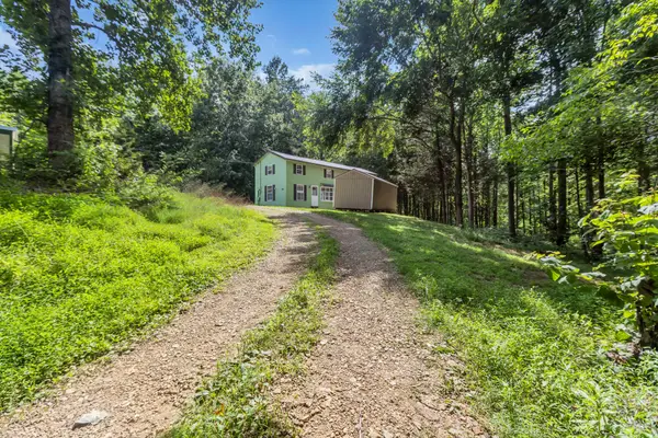 6112 King Robert Ln, Westmoreland, TN 37186