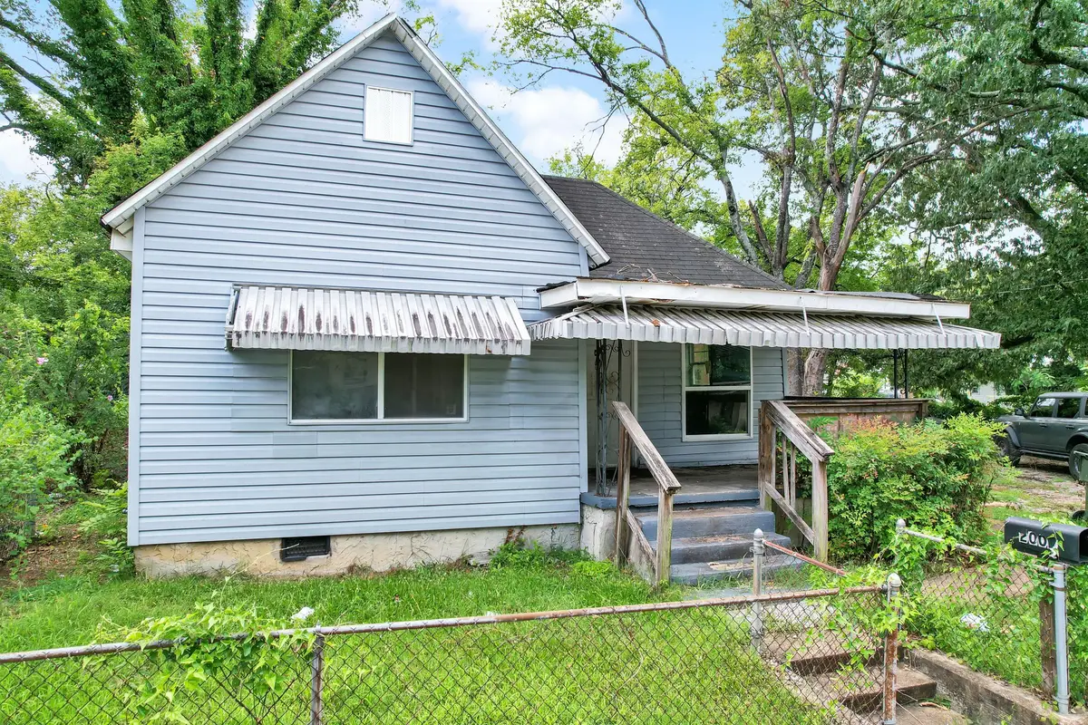 2002 Cleveland Ave, Chattanooga, TN 37404 - #1