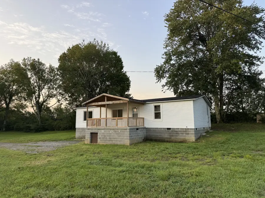 1110 Twin Creek Rd, Charlotte, TN 37036 - #2