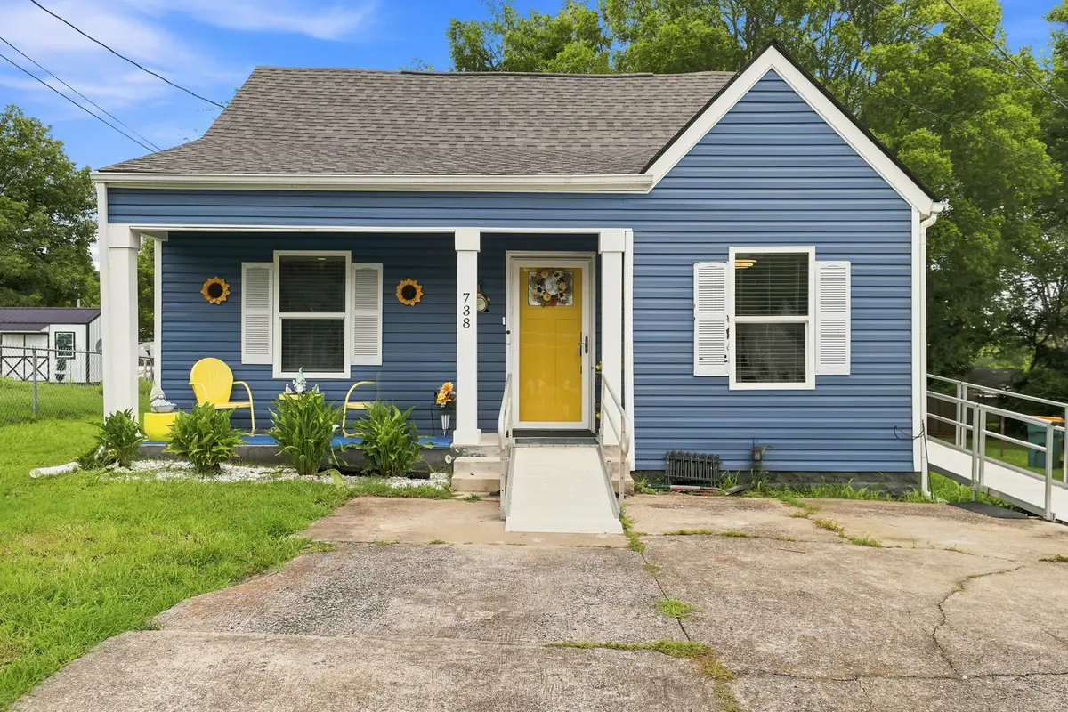 738 Belfast St, Lewisburg, TN 37091 - #1
