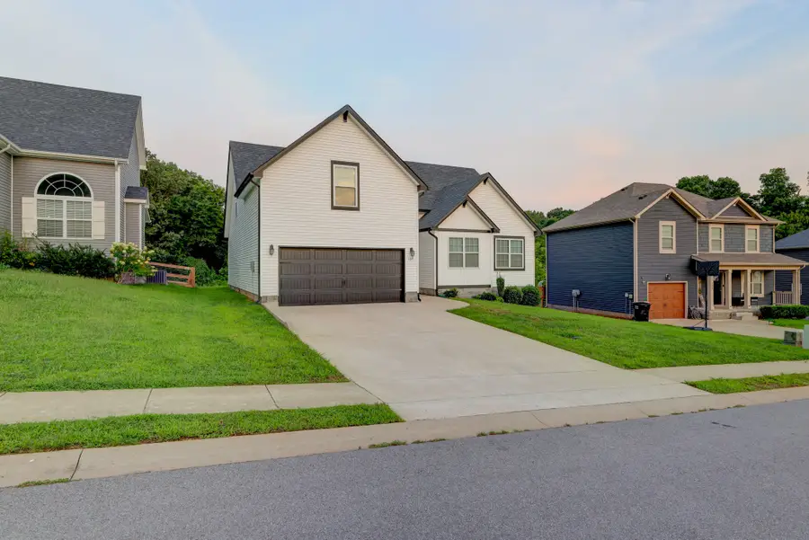 164 Bonnell Dr, Clarksville, TN 37042 - #2