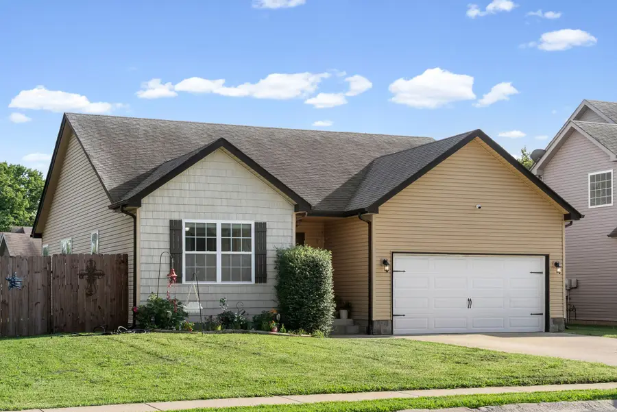 400 Leslie Wood Dr, Clarksville, TN 37040 - #2