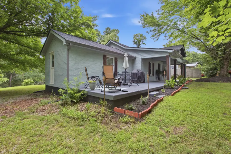 106 Martin St, Charlotte, TN 37036 - #2