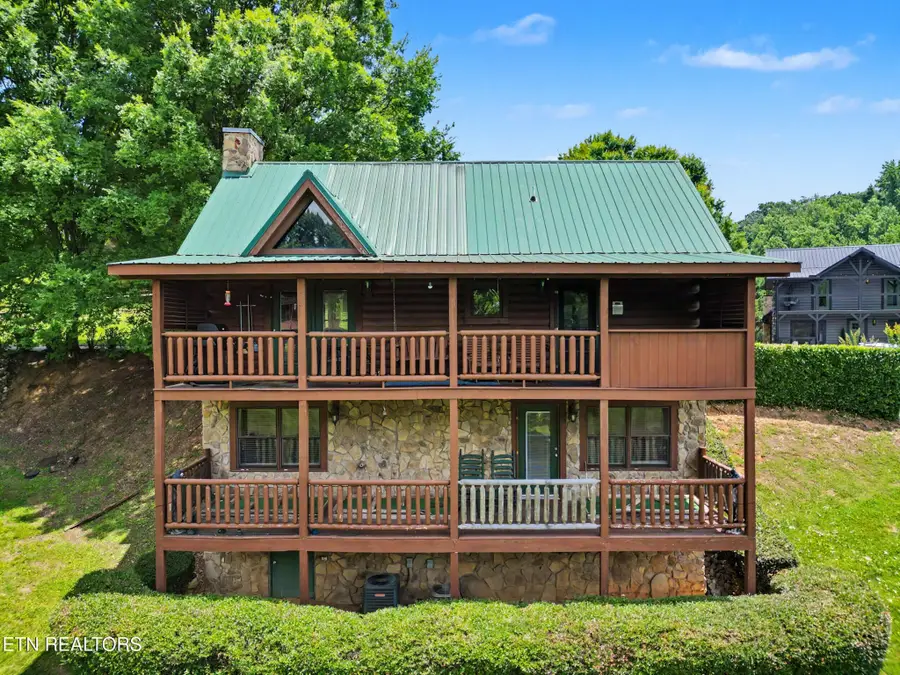 1629 Little Cabin Loop, Pigeon Forge, TN 37862 - #2
