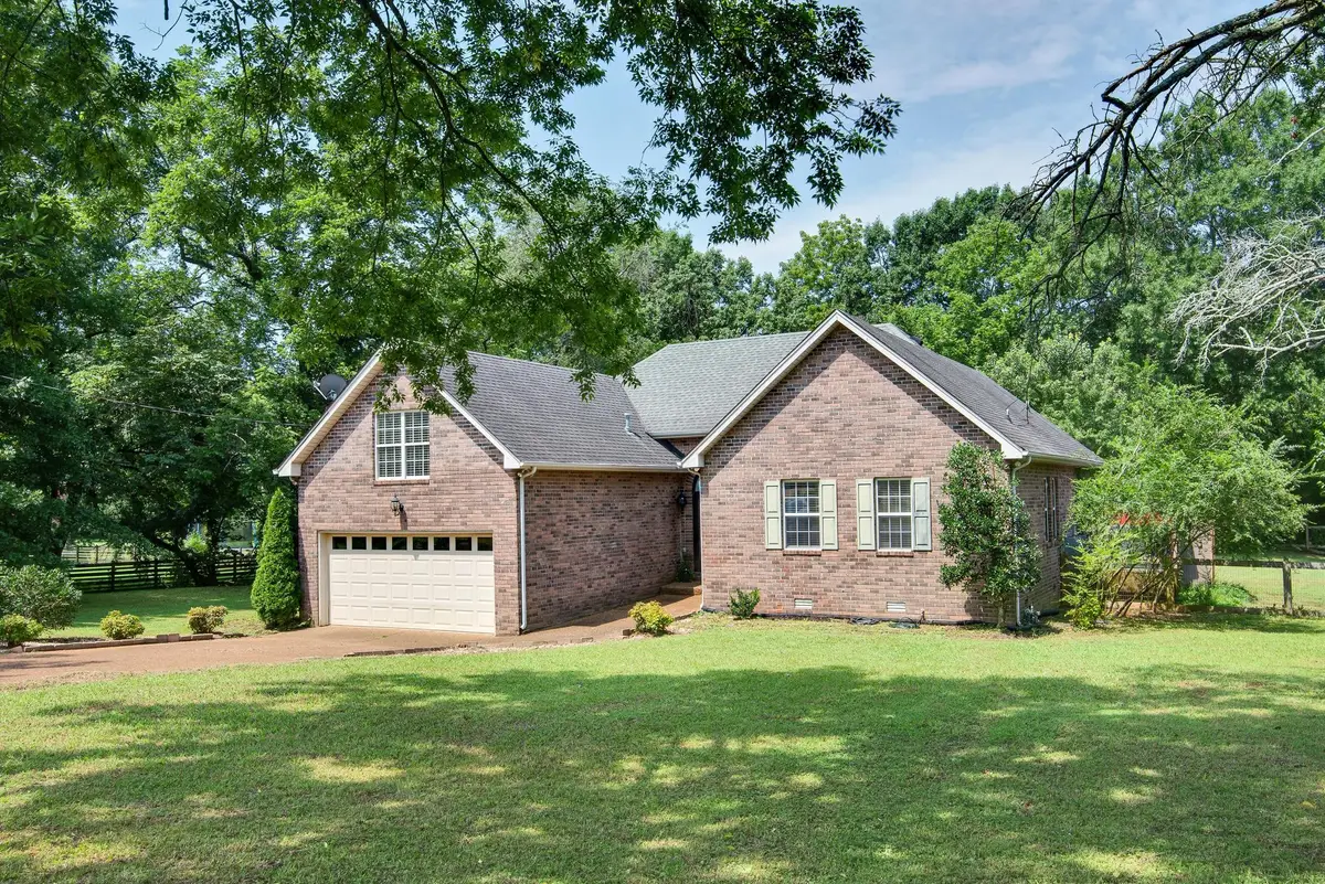 5954 Temple Rd, Nashville, TN 37221 - #1