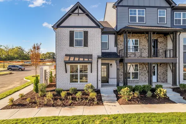 602 Granbury Pvt Drive, Hendersonville, TN 37075