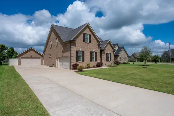1222 Matheus Dr, Murfreesboro, TN 37128