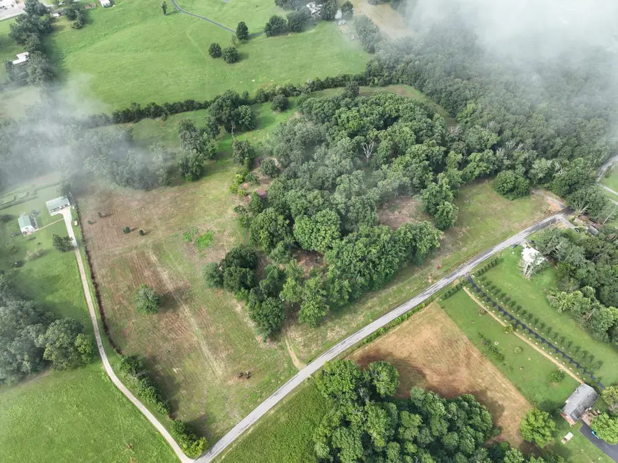 272 Lake Westmoreland Rd, Westmoreland, TN 37186 - #3