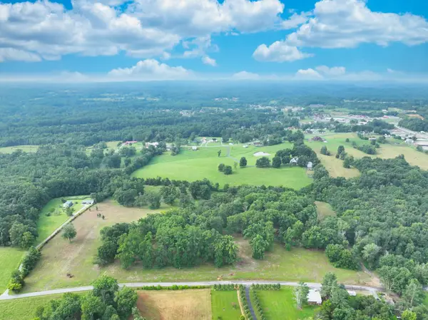 258 Lake Westmoreland Rd, Westmoreland, TN 37186